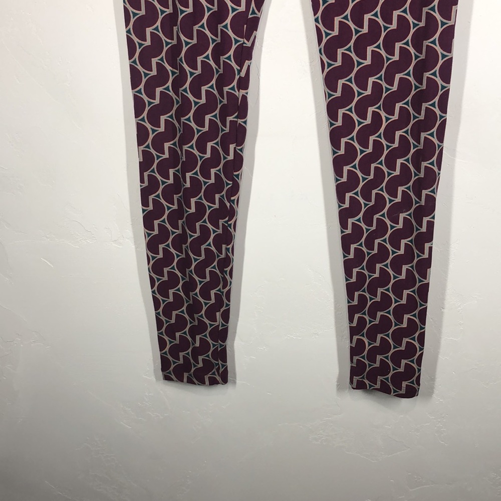 LuLaRoe purple geometric leggings size one size - Picture 3 of 9